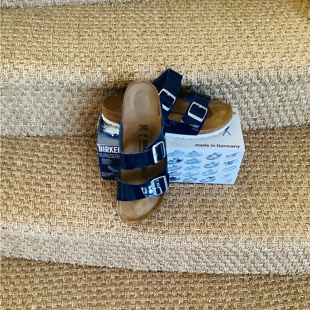 LADIES ARIZONA NAVY BLUE PATENT BIRKENSTOCK BIRKO-FLOR SANDALS SZ 11
Narrow cut